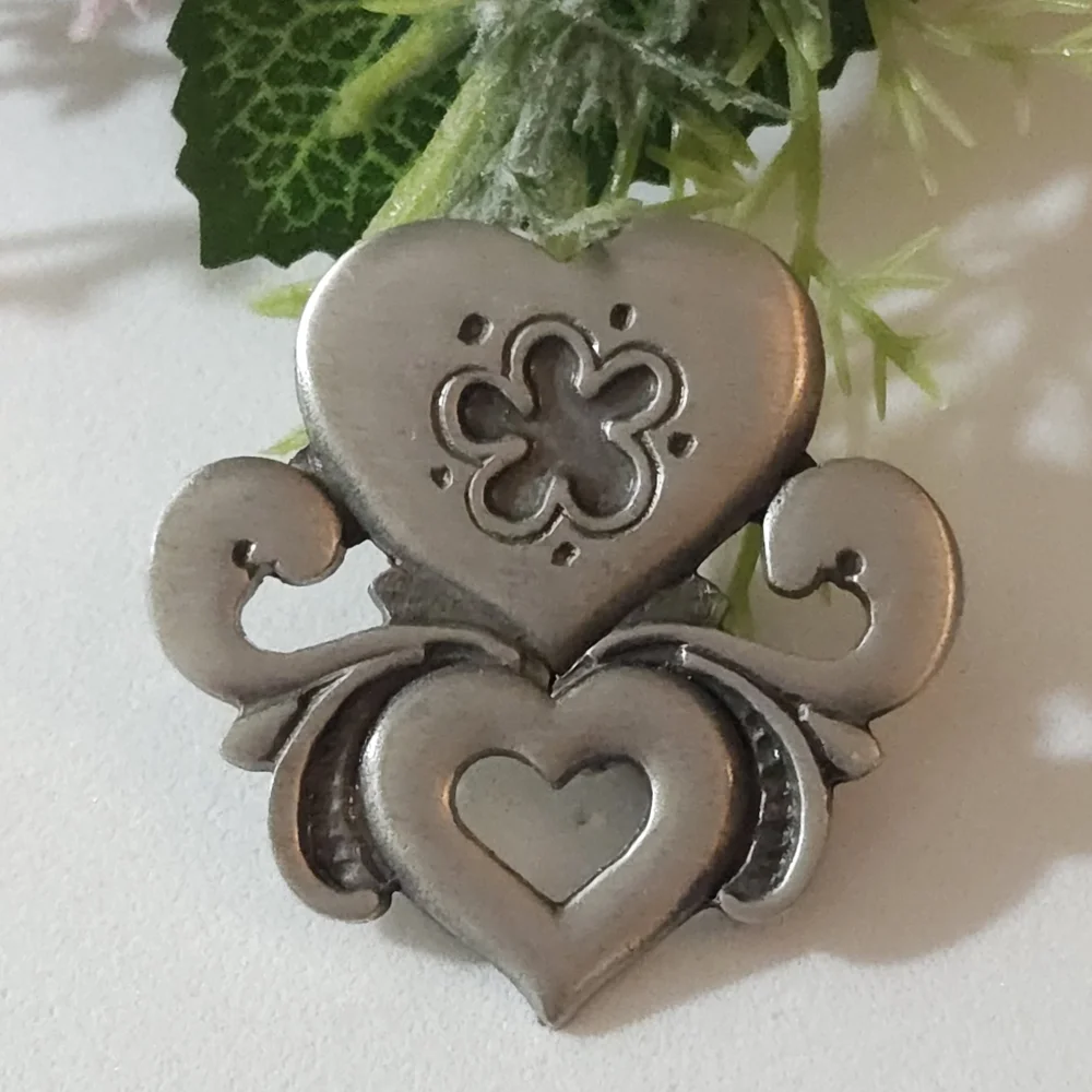 Vintage Double Heart Scroll Design Brooch R Tennesmed Sweden Marked on Back